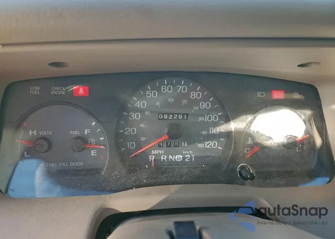 2005 Mercury Grand Marquis Gs z USA, uszkodzony, nr VIN 2MEFM74W75X625363